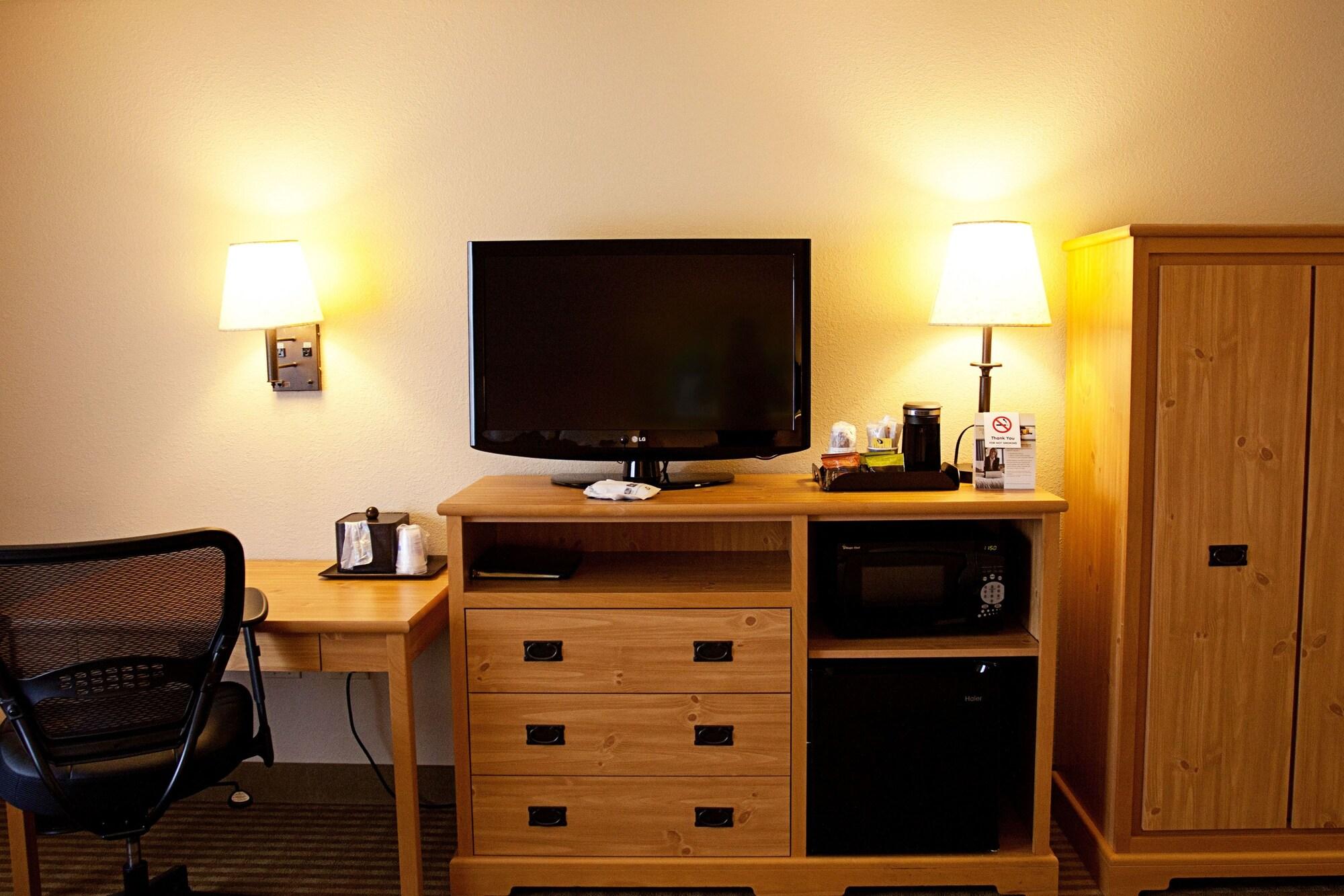 Best Western Plus Mccall Lodge And Suites Exterior photo