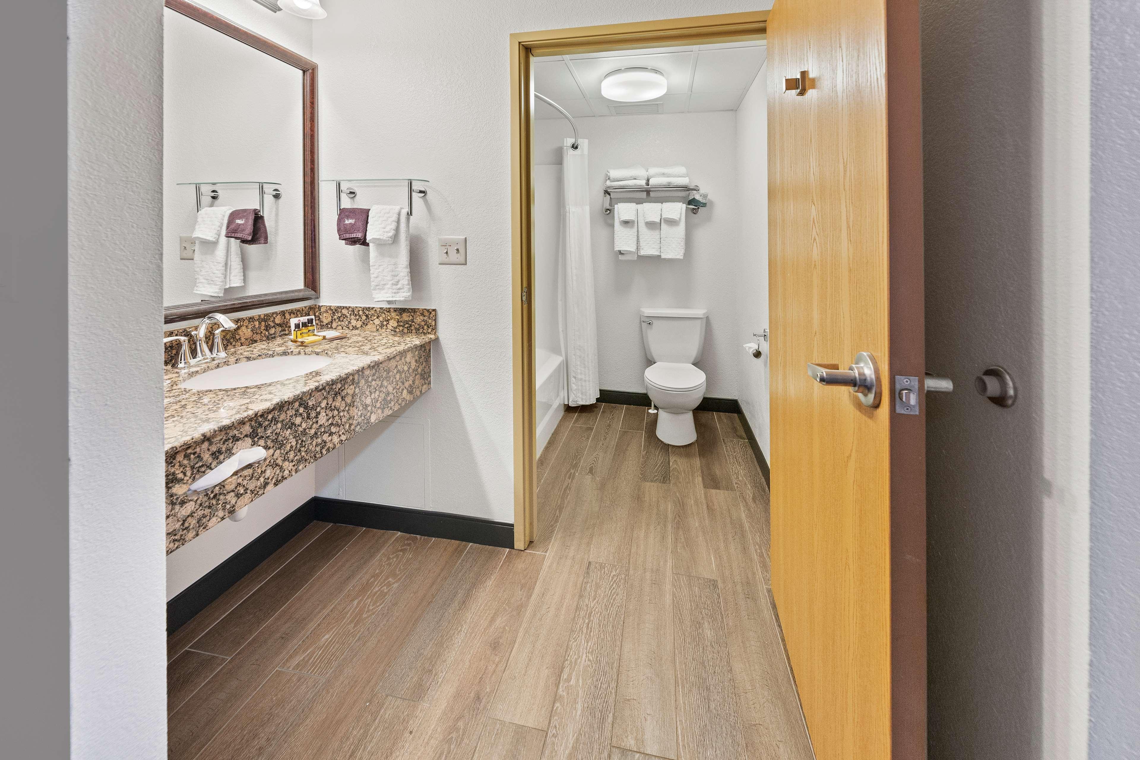 Best Western Plus Mccall Lodge And Suites Exterior photo
