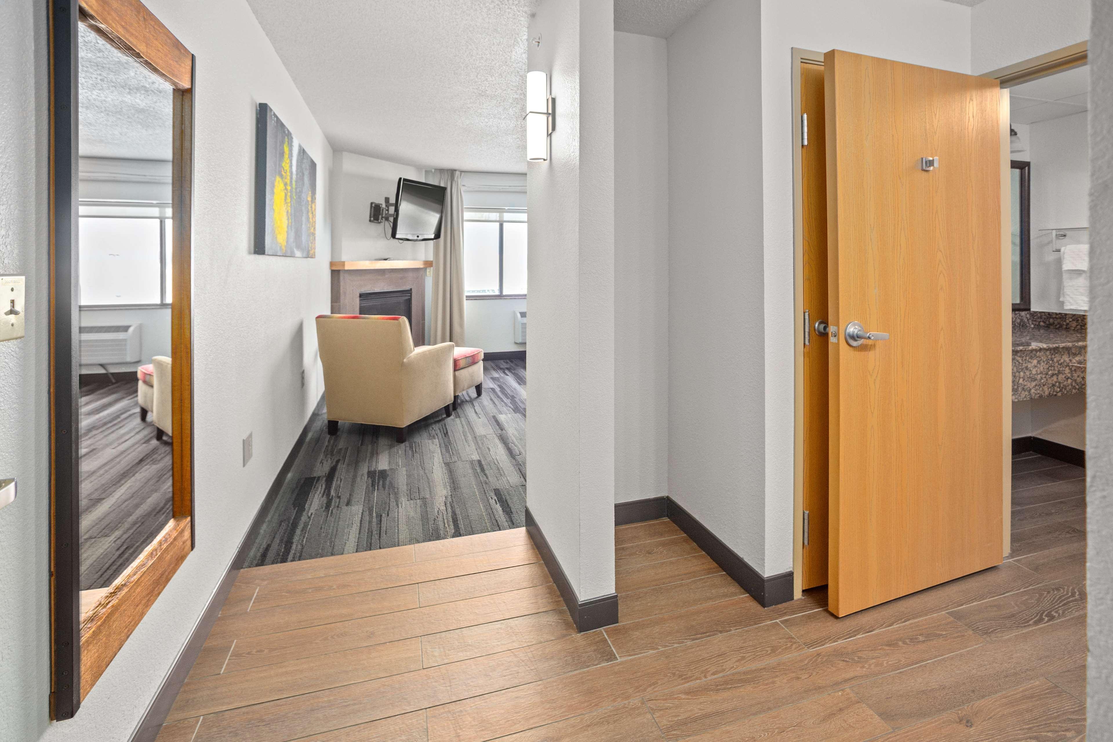 Best Western Plus Mccall Lodge And Suites Exterior photo