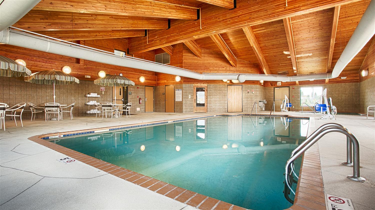 Best Western Plus Mccall Lodge And Suites Exterior photo