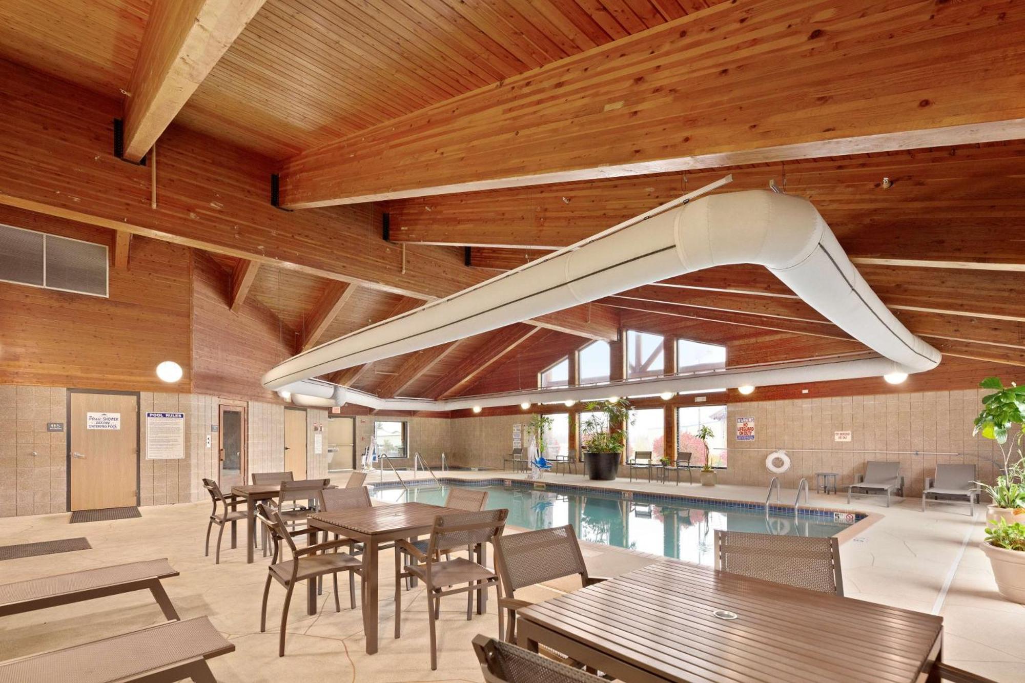 Best Western Plus Mccall Lodge And Suites Exterior photo